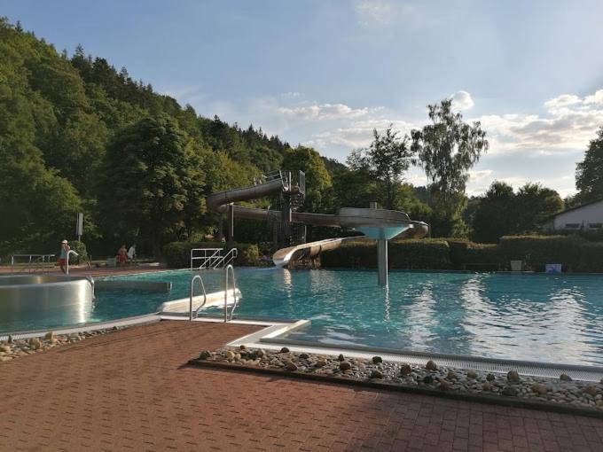 Ferienhaus Hescheld With Private Jacuzzi ヘレンタール エクステリア 写真